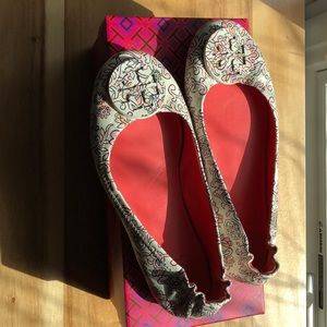 Tory Burch Flats. Minnie Travel Flats Leather